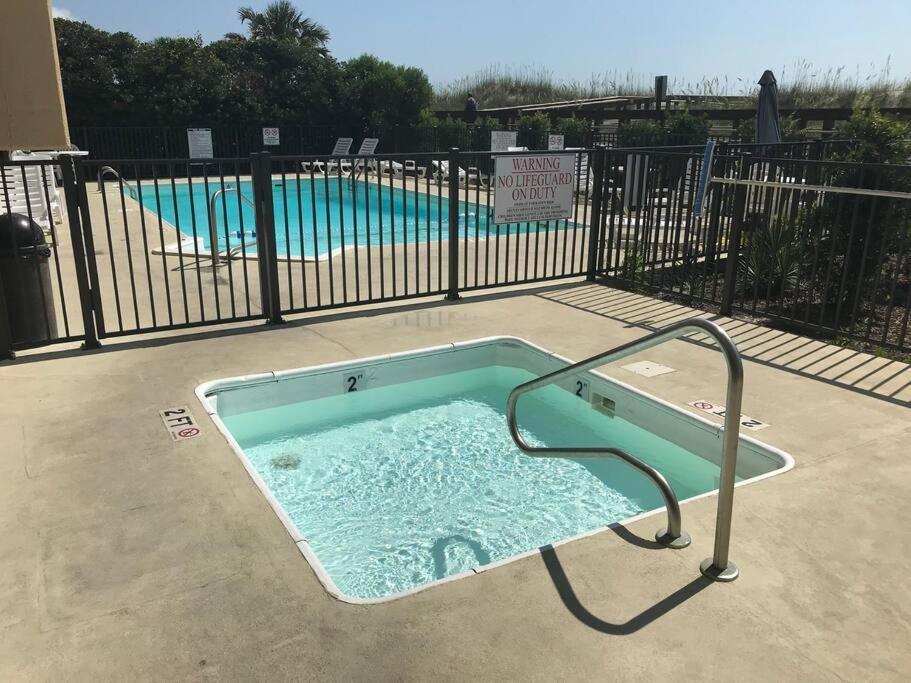 Apartament Oceanfront * Pool * Elevator * Boardwalk Carolina Beach Zewnętrze zdjęcie