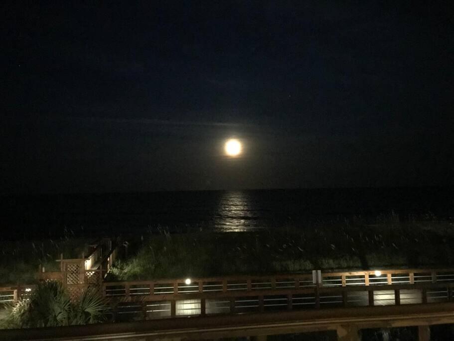 Apartament Oceanfront * Pool * Elevator * Boardwalk Carolina Beach Zewnętrze zdjęcie